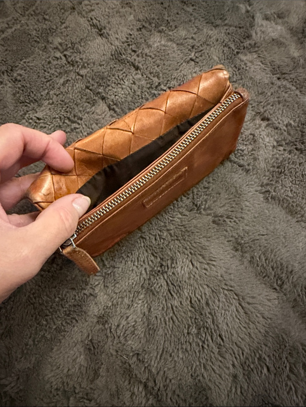 Valenca Holland Women's Leather Zip Wallet in Tan - Picture 8 of 9